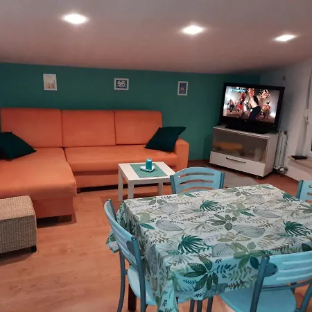 Cozy One Bedroom Mak Apartment