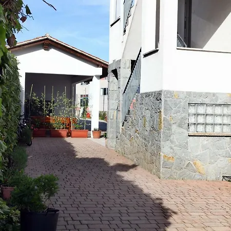 Apartment Cozy One Bedroom Mak
