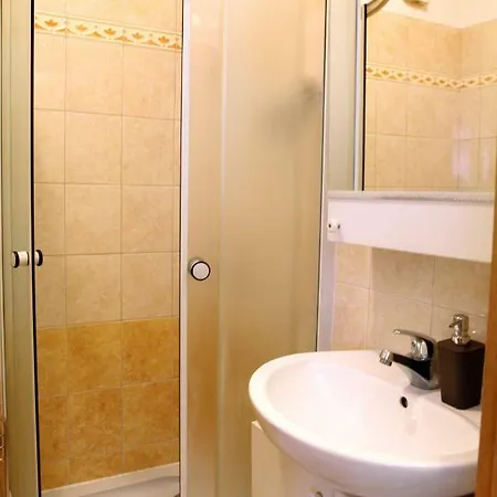 Apartment Cozy One Bedroom Mak