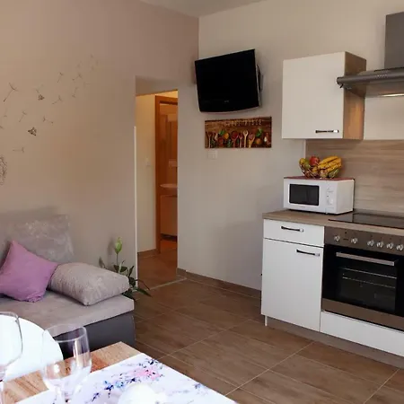 Cozy One Bedroom Mak *